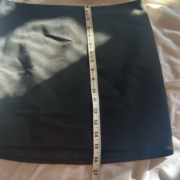 Express Black Mini Skirt - Picture 4 of 6